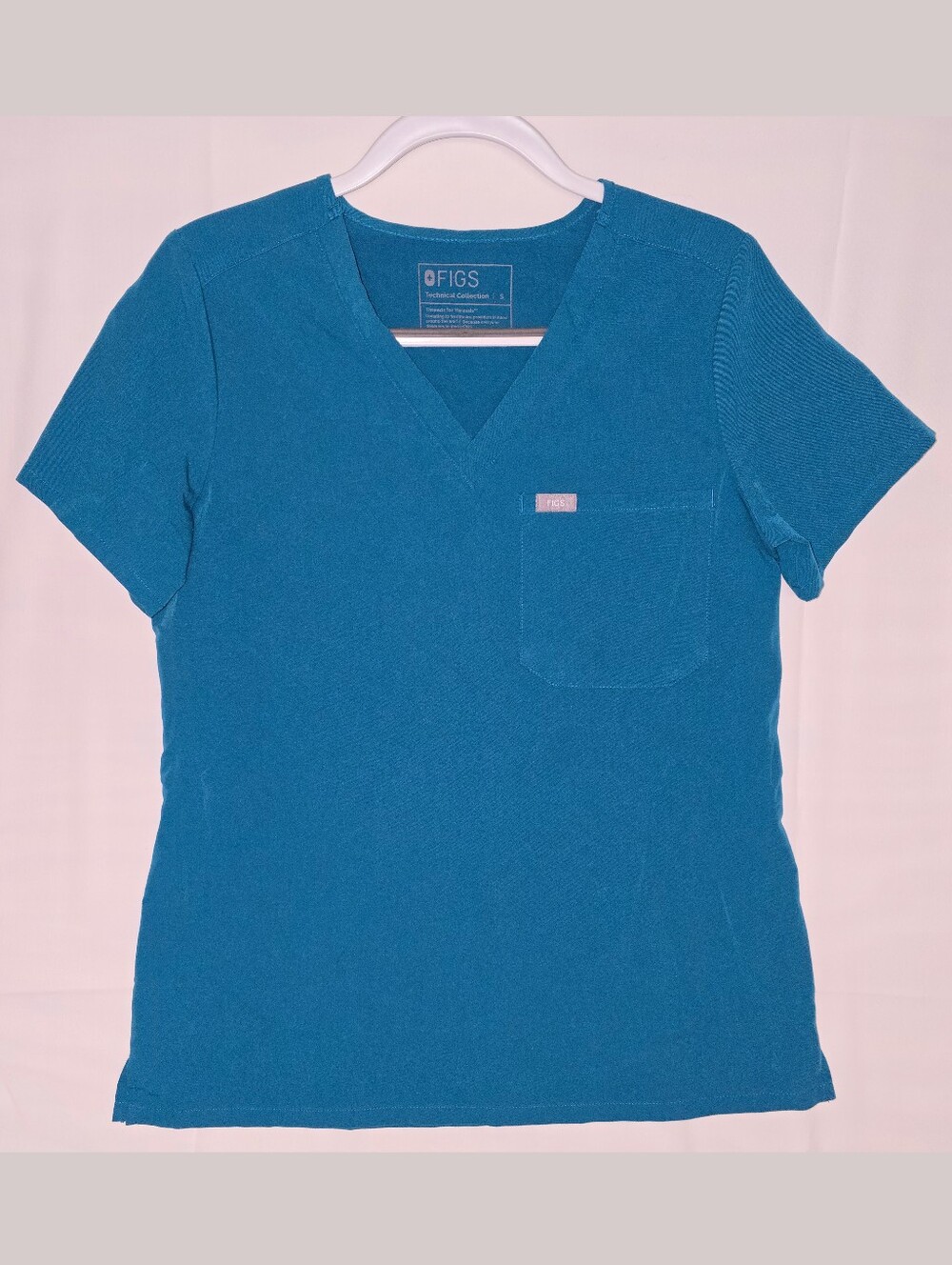 FIGS Women’s Pacific Blue Catarina One Pocket Scrub Top